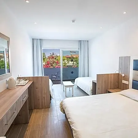 Aparthotel Stratovarius Nissi