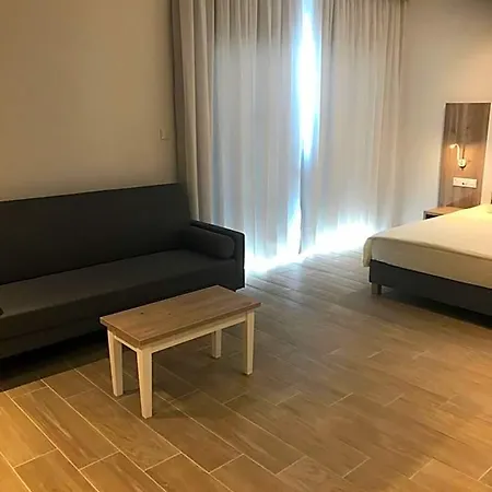 Aparthotel Stratovarius Nissi