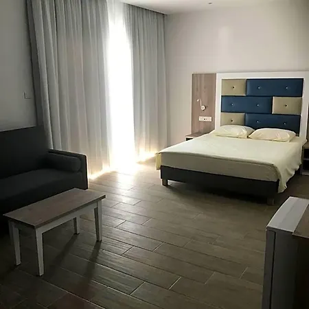 Stratovarius Nissi Aparthotel