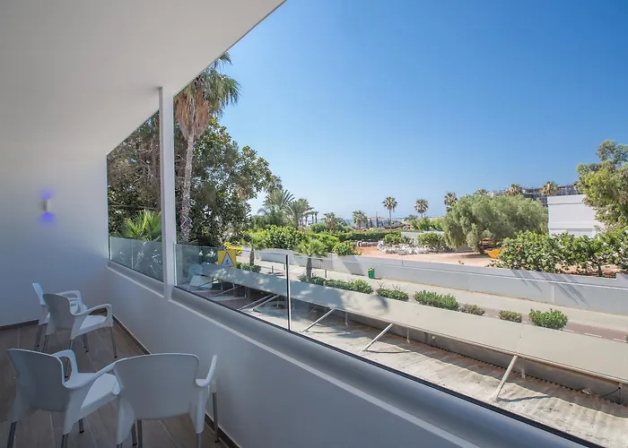 Stratovarius Nissi Aparthotel