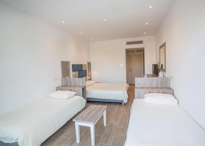 Stratovarius Nissi Aparthotel 4*