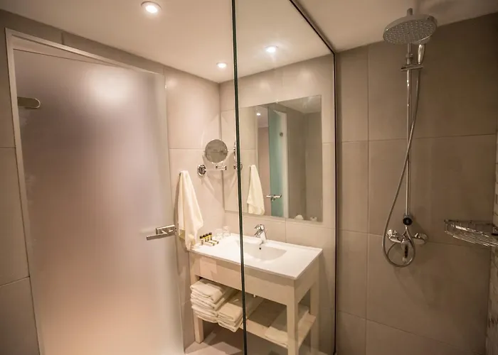 Aparthotel Stratovarius Nissi 4*