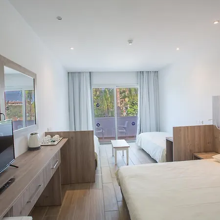 Hotel apartamentowy Stratovarius Nissi Ajia Napa