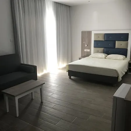 Hotel apartamentowy Stratovarius Nissi